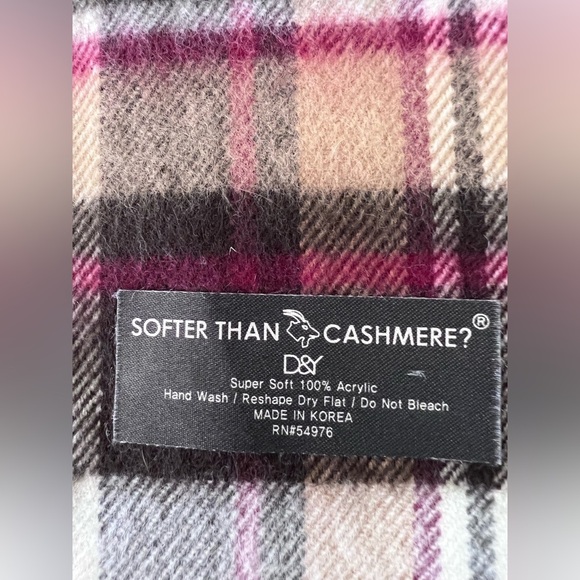 Softer Than Cashmere D&Y Tan Multicolor Plaid Fringe Scarf NEW Fall Winter - Picture 5 of 5
